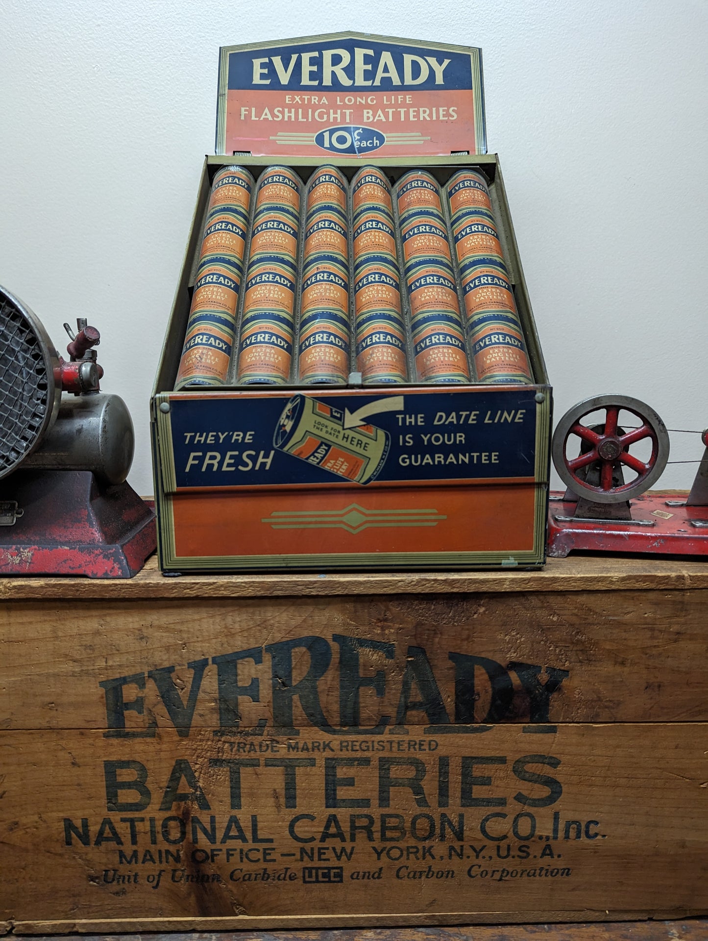 Eveready Flashlight Batteries Countertop Display