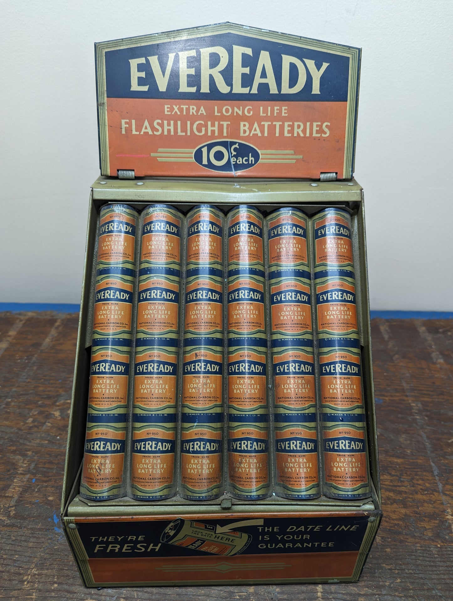 Eveready Flashlight Batteries Countertop Display